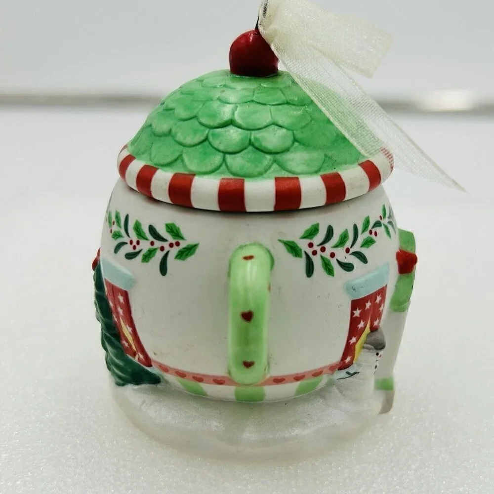 Vintage 2001 Hallmark Keepsake Christmas Ornament 